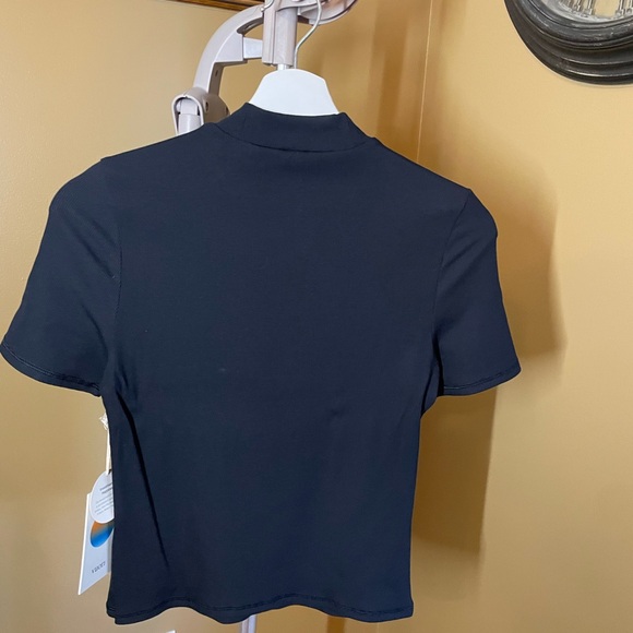 NWT Vuori Pose Mock Neck Tshirt - Picture 7 of 7